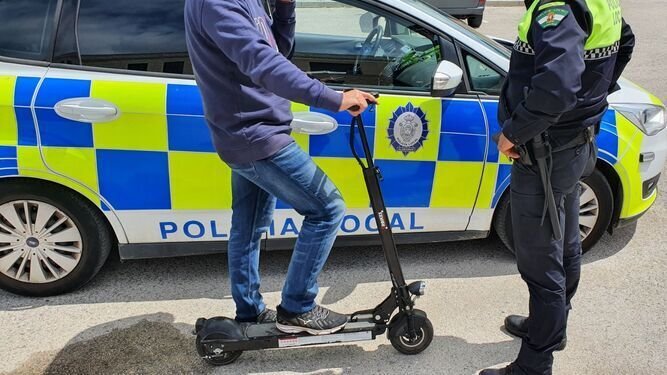 La Policía Nacional lanza campaña para evitar sustracciones de patinetes  eléctricos