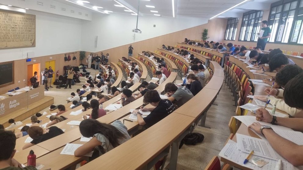 Primer día de exámenes de las Pruebas de Acceso a la Universidad - UNIVERSIDAD DE CÁDIZ