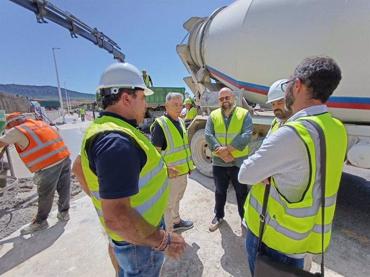 Javier Bello en las obras de carreteras en Tarifa. - DIPUTACIÓN DE CÁDIZ