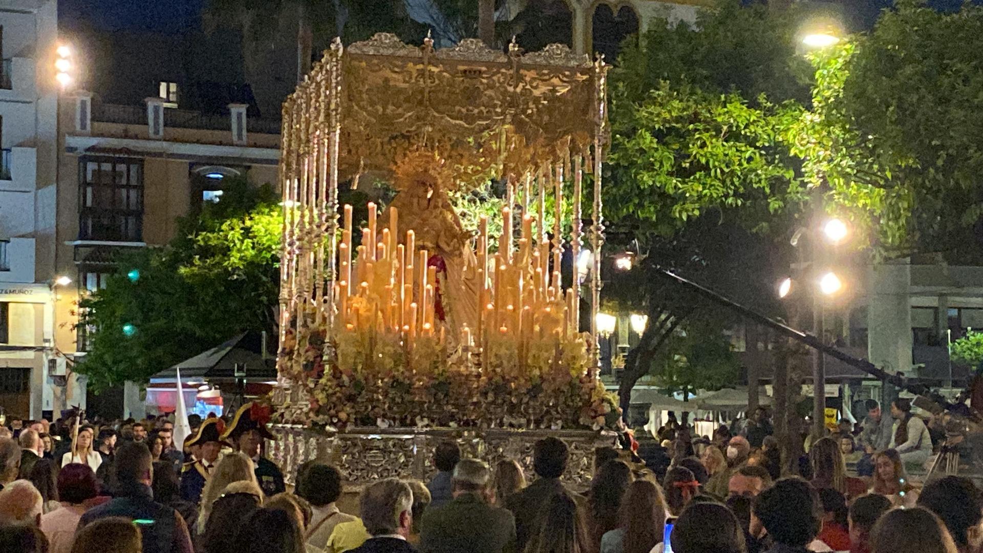 Lunes Santo en Algeciras: día de estrenos con el Coronado de Espinas y la  Columna